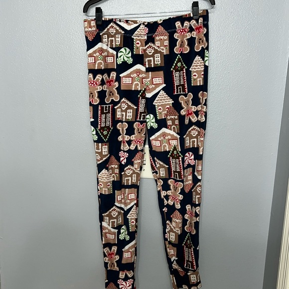 Disney Gingerbread Pjs Set Size Small 4-6 - Picture 3 of 8